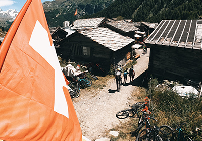 Voyage VTT en Suisse avec logement et guide