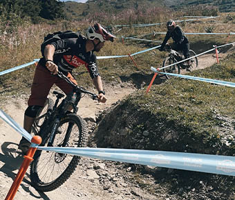 Cours de pilotage VTT avec un coach professionnel en Suisse