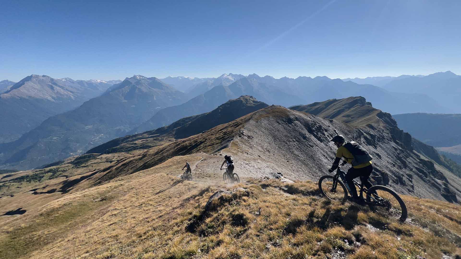 Transalp, notre nouvelle aventure du Valais à la Vallée d'Aoste pour les experts du E-Bike