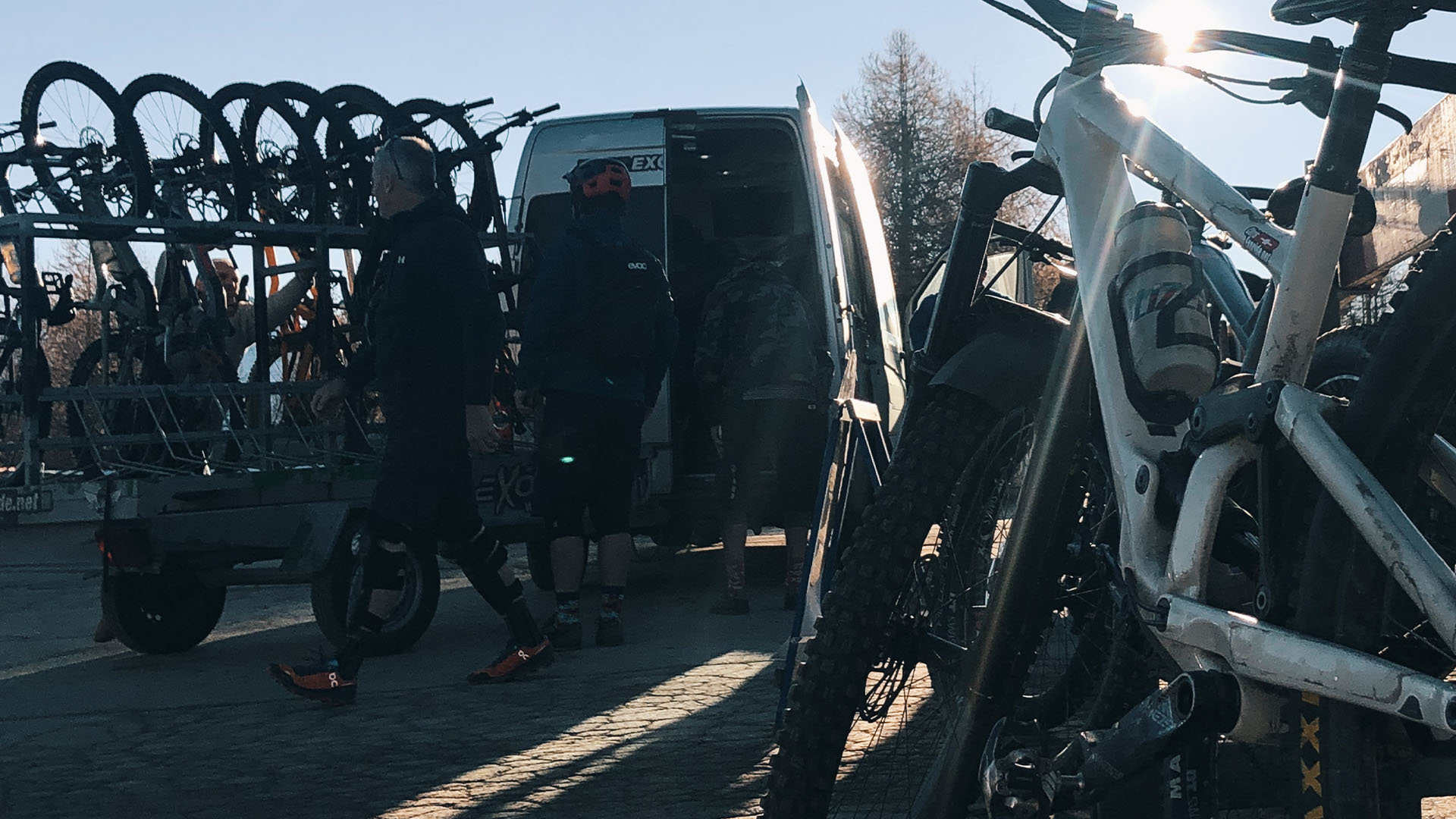 Solstice MTB shuttle day in the Valais: 10'000 m of descent on the longest day of the year