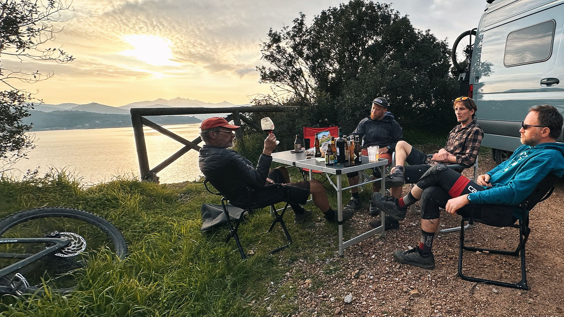 Séjour E-Bike Camp'n'Ride en Toscane : 245 km de trails, de Carrare à l'île d'Elbe