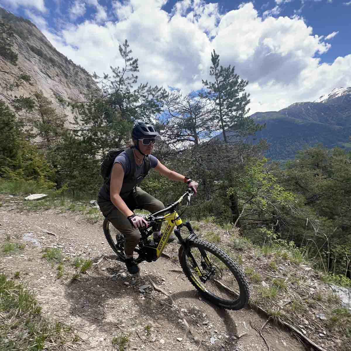 2512-navettes-vtt-enduro-en-valais