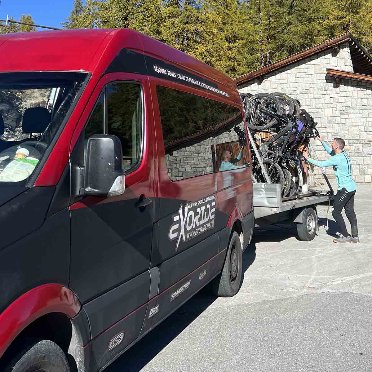 2512-shuttles-vtt-enduro-niveau-avance-valais