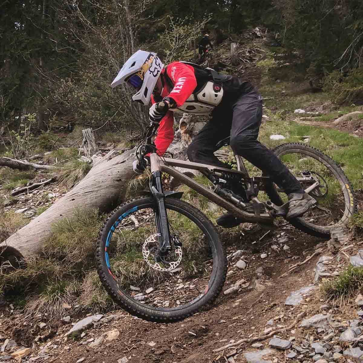 2401-shuttles-vtt-enduro-valais-central-heremence