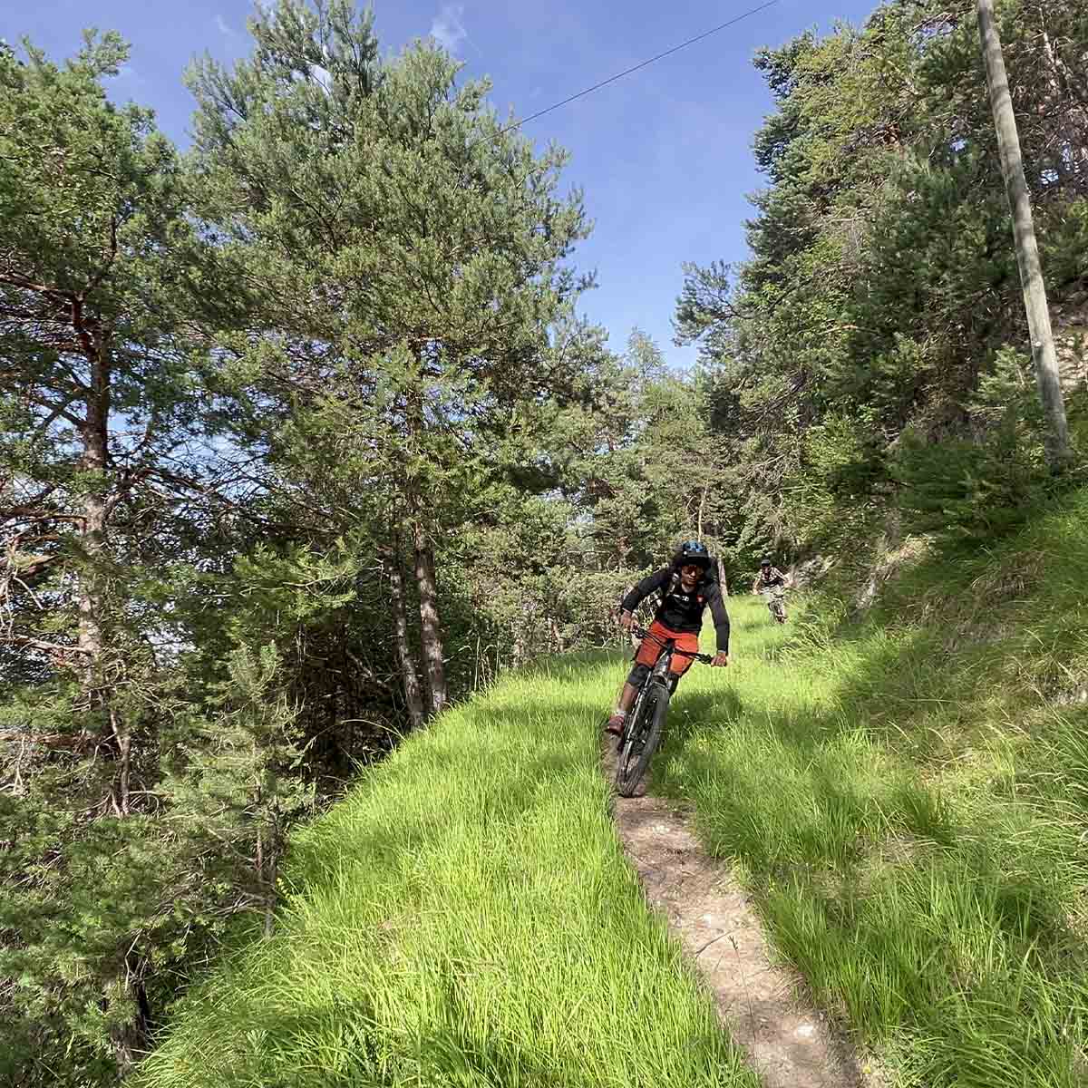 2401-shuttles-vtt-enduro-valais-nax-herens