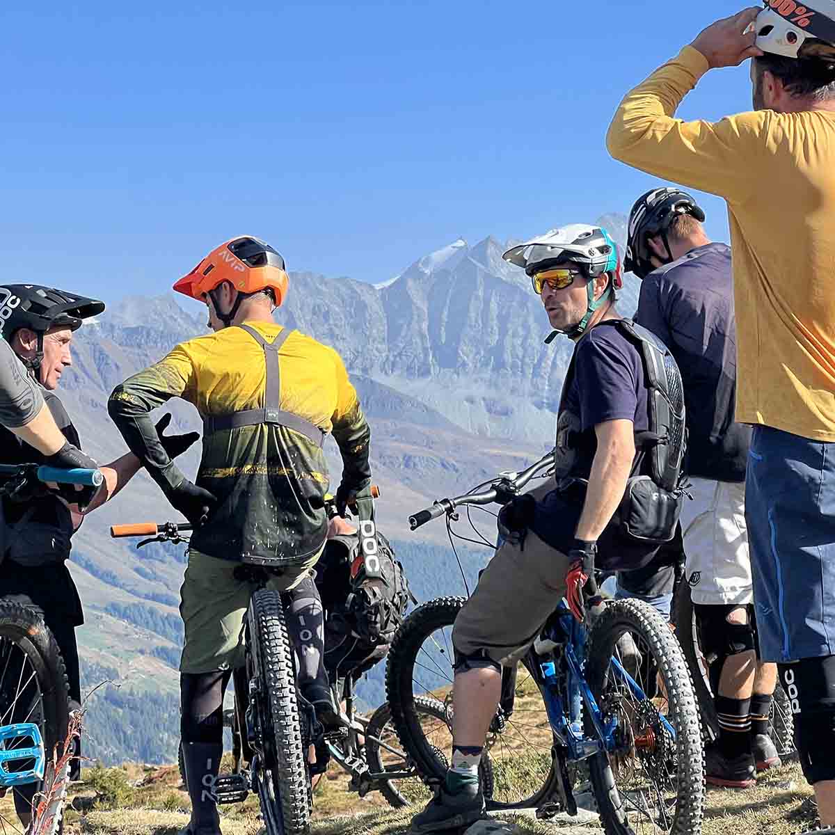 2512-mountainbike-shuttles-enduro-swiss-alps