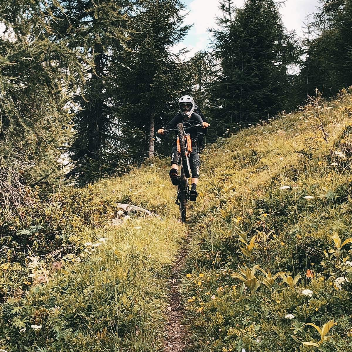 2401-shuttles-vtt-enduro-valais-central-01