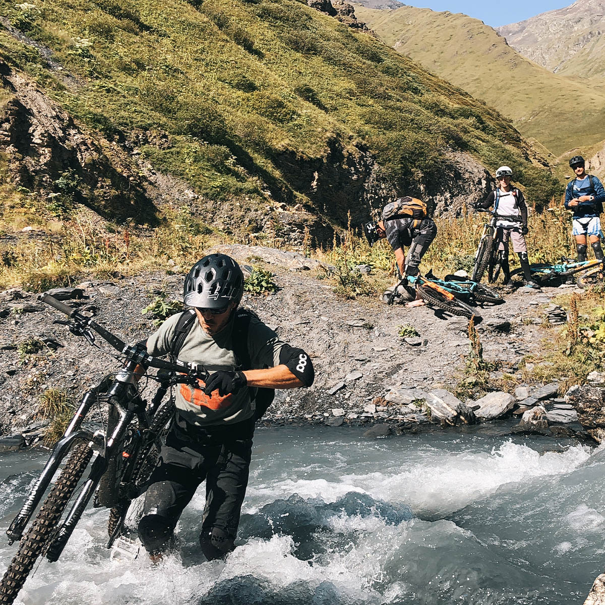 2401-enduro-mtb-trip-kachapuride-georgia-02