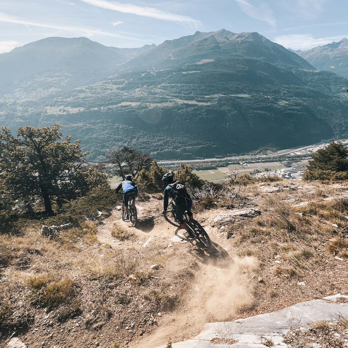 2405-shuttles-vtt-enduro-valais-solstice-nocturne