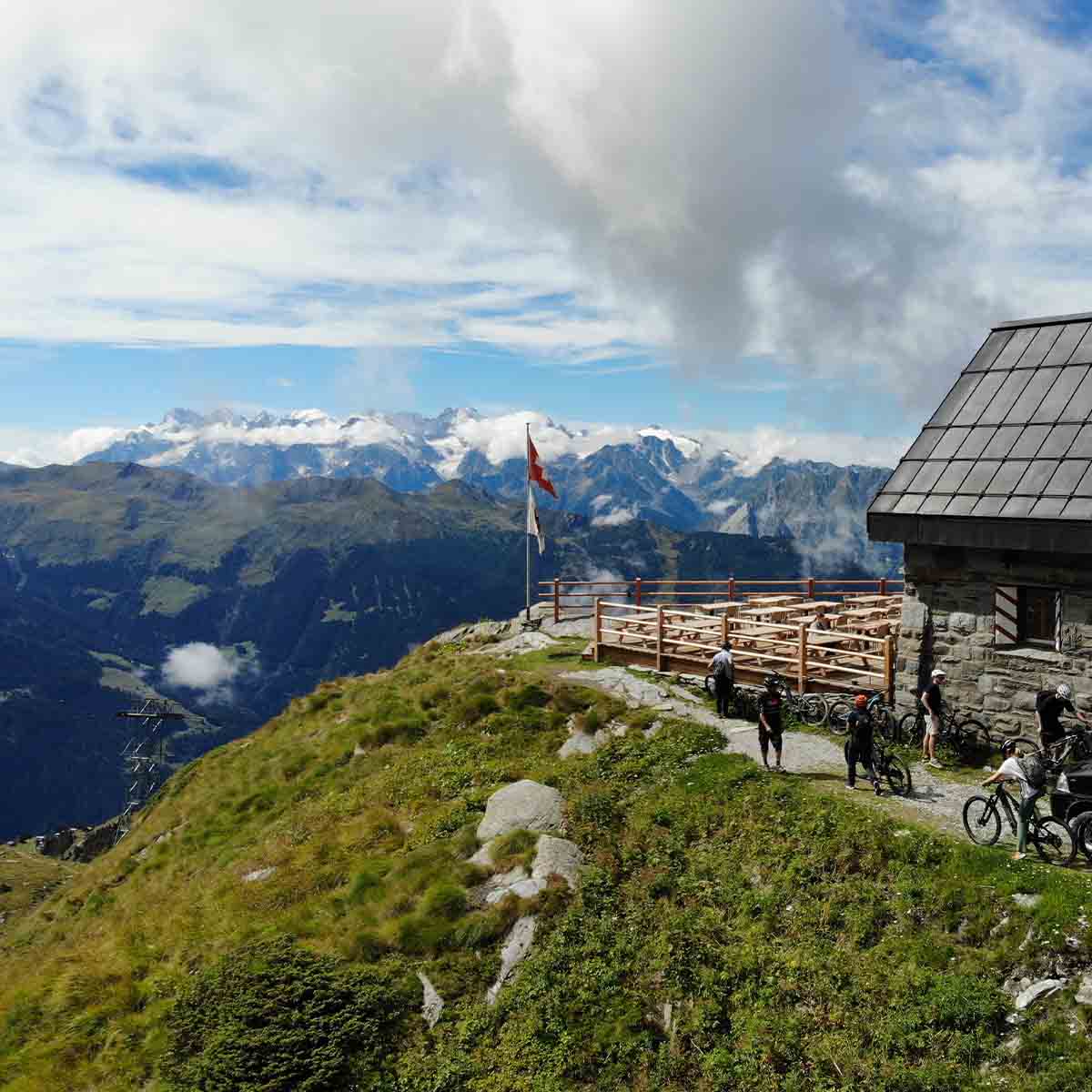 2606-teambuilding-velo-electrique-verbier-cabane-montfort