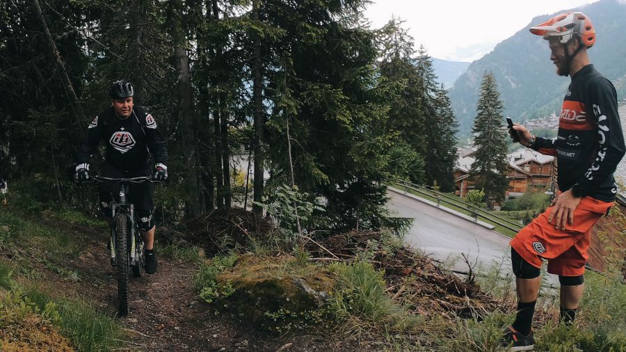 Mountainbike Fahrtechnikkurs in der Schweiz